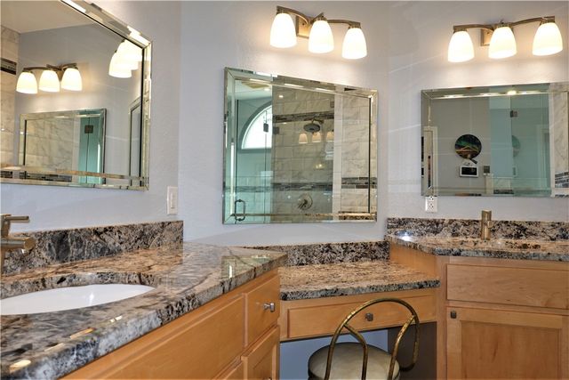 204 Sandpiper Dr, Portland, TX 78374