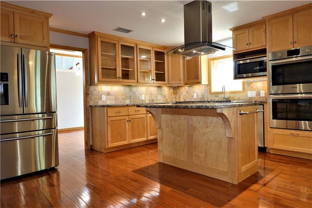 204 Sandpiper Dr, Portland, TX 78374