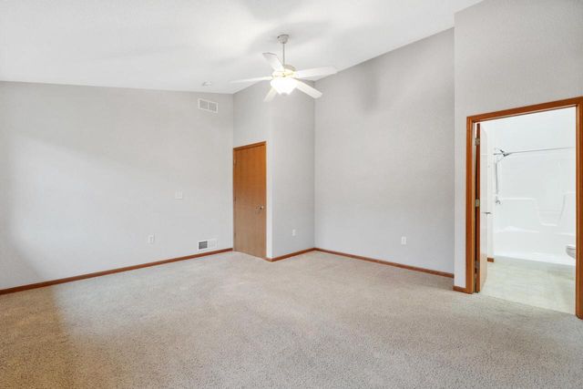 262 Silver Fox DRIVE N, Kewaskum, WI 53040