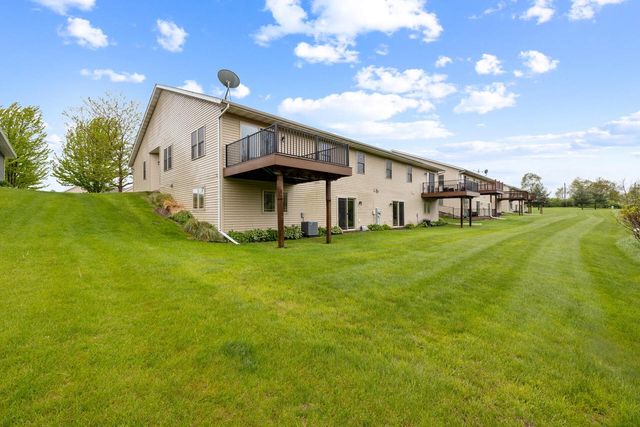 262 Silver Fox DRIVE N, Kewaskum, WI 53040