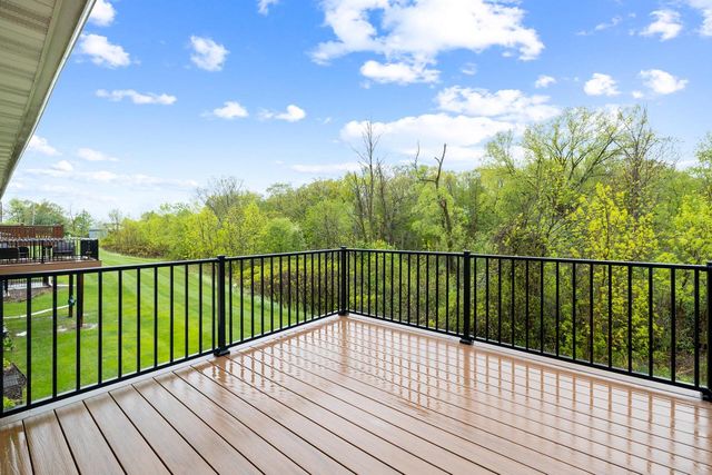 262 Silver Fox DRIVE N, Kewaskum, WI 53040