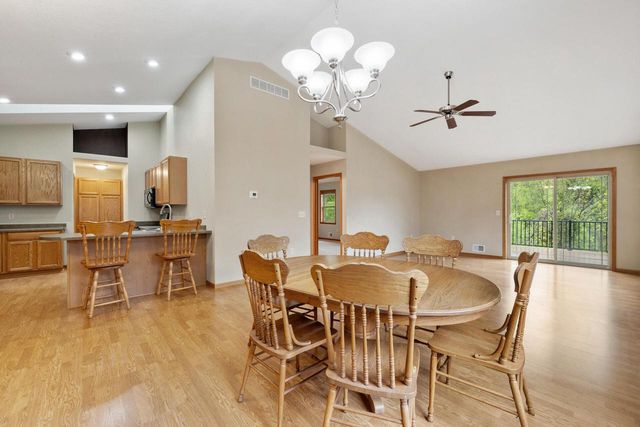 262 Silver Fox DRIVE N, Kewaskum, WI 53040