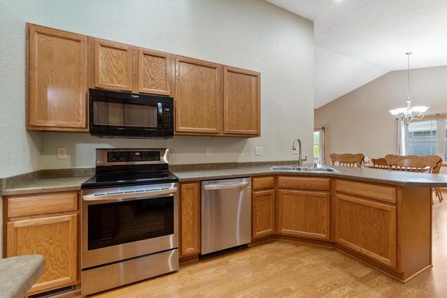 262 Silver Fox DRIVE N, Kewaskum, WI 53040