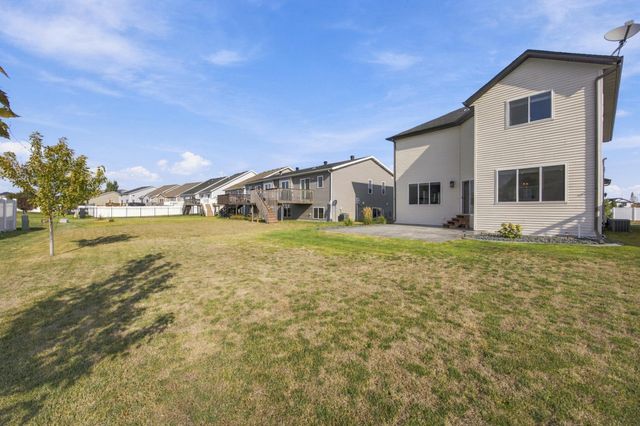 5848 56th Avenue S, Fargo, ND 58104