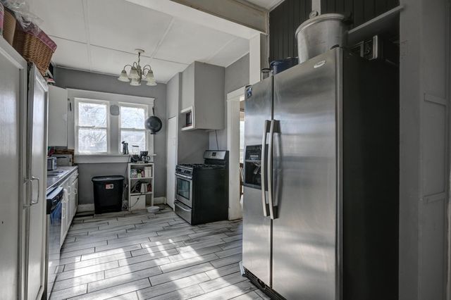 305 Bartlett Avenue, Joplin, MO 64804