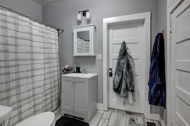 305 Bartlett Avenue, Joplin, MO 64804