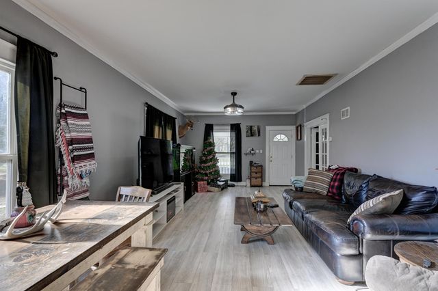 305 Bartlett Avenue, Joplin, MO 64804