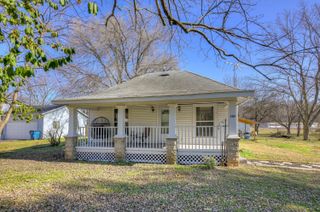 305 Bartlett Avenue, Joplin, MO 64804
