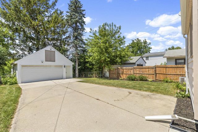 1939 S 97th STREET, West Allis, WI 53227