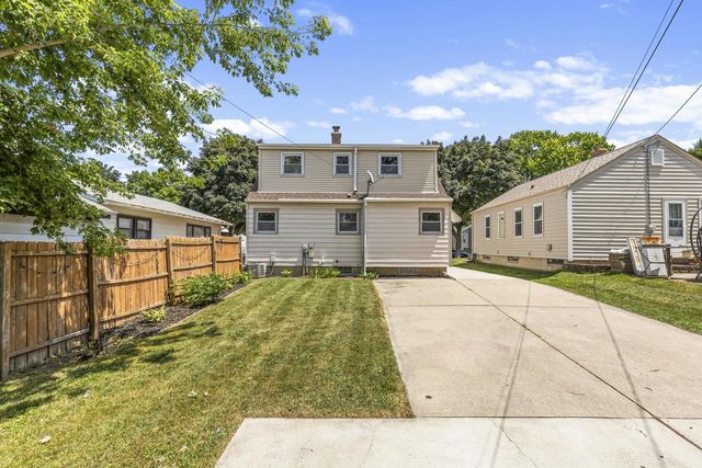 1939 S 97th STREET, West Allis, WI 53227