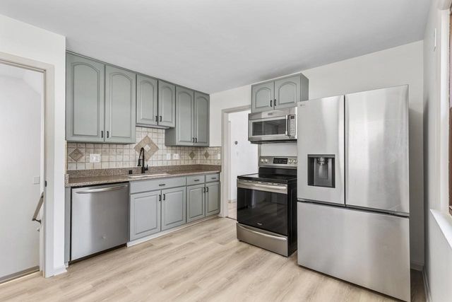 1939 S 97th STREET, West Allis, WI 53227