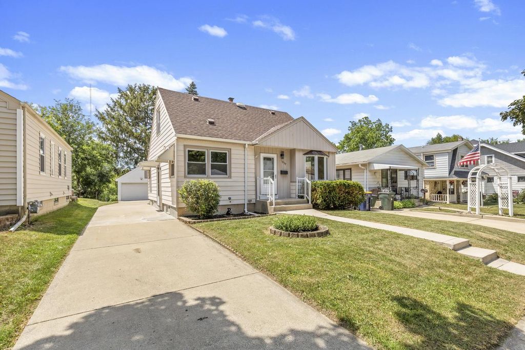 1939 S 97th STREET, West Allis, WI 53227