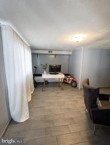 3164 DERRY RD, Philadelphia, PA 19154