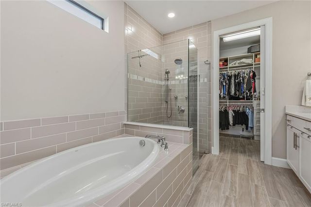 2797 Amaranda CT, Naples, FL 34114