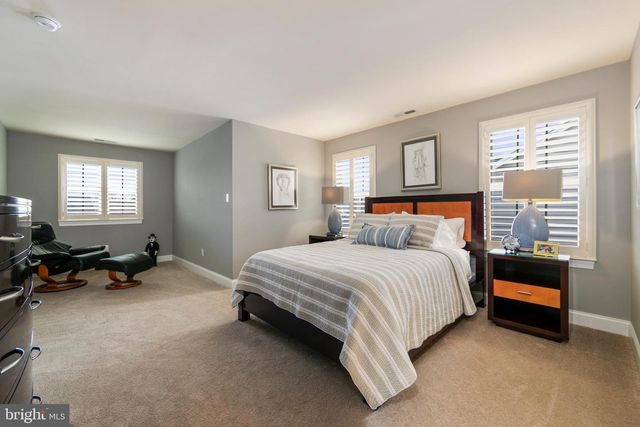 2 ALVERLEY CIR, Medford, NJ 08055