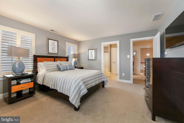 2 ALVERLEY CIR, Medford, NJ 08055