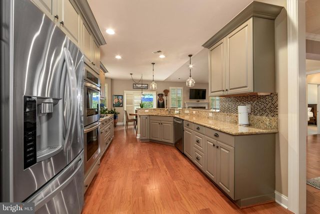 2 ALVERLEY CIR, Medford, NJ 08055