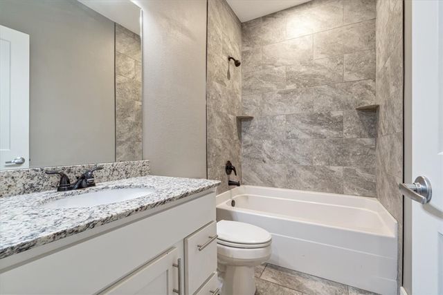 1100 Canyon Gate Drive, Siloam Springs, AR 72761