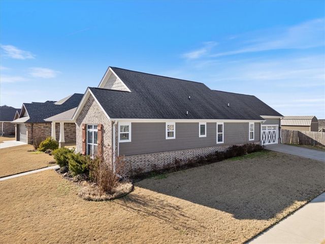 1100 Canyon Gate Drive, Siloam Springs, AR 72761