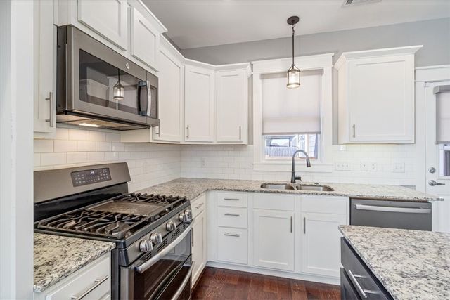 1100 Canyon Gate Drive, Siloam Springs, AR 72761