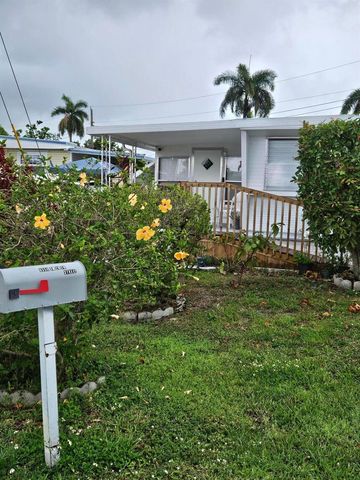 8550 SW 20th Street, Davie, FL 33324