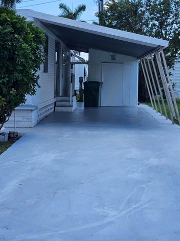 8550 SW 20th Street, Davie, FL 33324