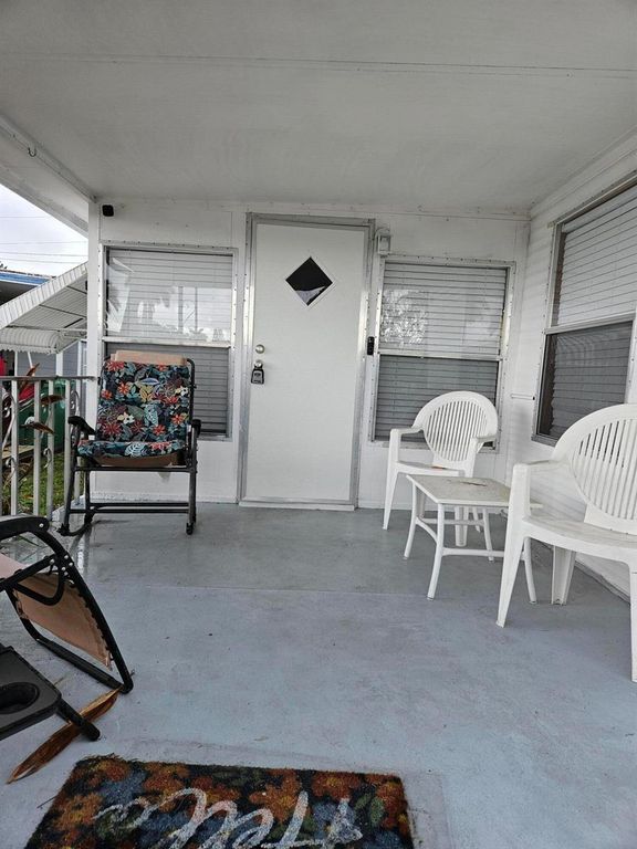 8550 SW 20th Street, Davie, FL 33324