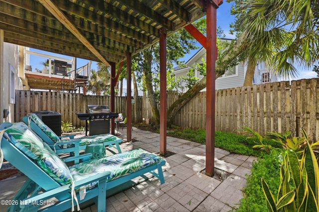 404 9TH Avenue N, Jacksonville Beach, FL 32250