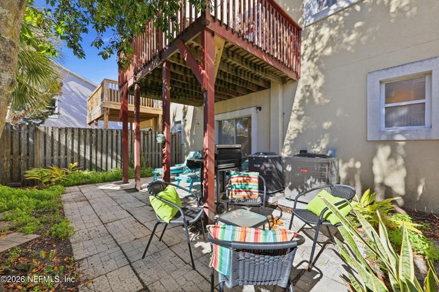 404 9TH Avenue N, Jacksonville Beach, FL 32250