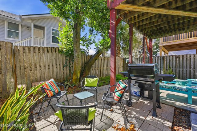 404 9TH Avenue N, Jacksonville Beach, FL 32250