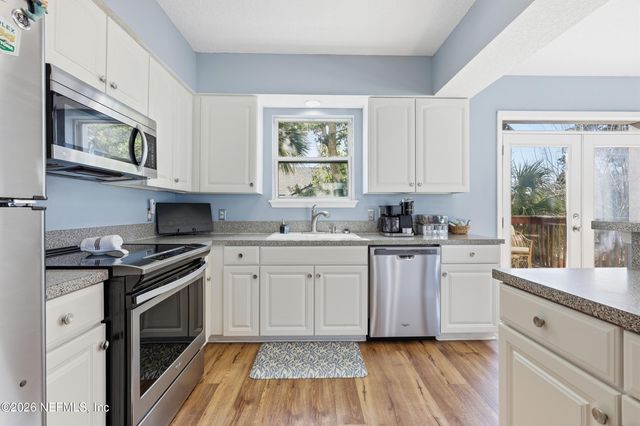 404 9TH Avenue N, Jacksonville Beach, FL 32250