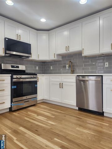 66 Terhune 14, Lodi, NJ 07644