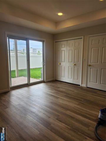 66 Terhune 14, Lodi, NJ 07644