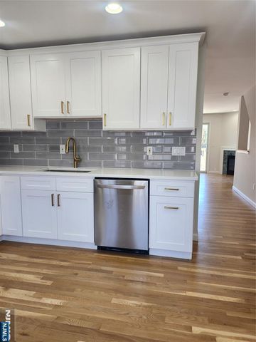 66 Terhune 14, Lodi, NJ 07644