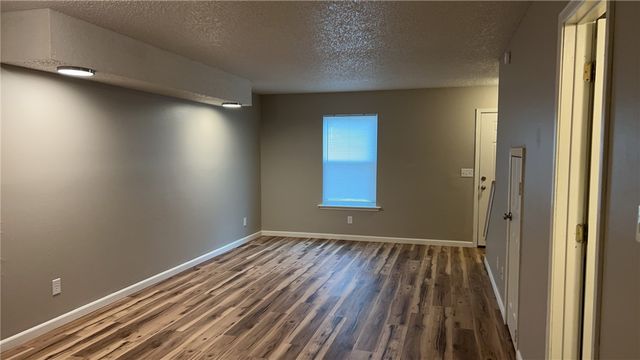 514 N Betty Jo Drive, Fayetteville, AR 72701