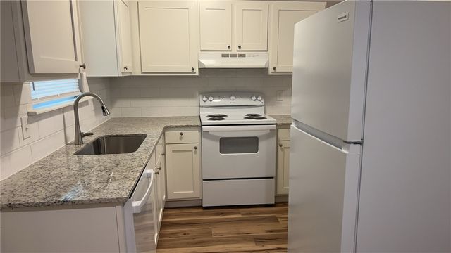 514 N Betty Jo Drive, Fayetteville, AR 72701