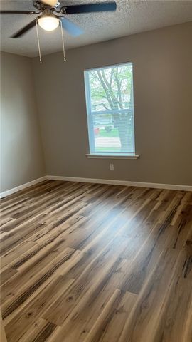 514 N Betty Jo Drive, Fayetteville, AR 72701