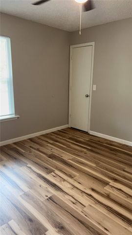 514 N Betty Jo Drive, Fayetteville, AR 72701