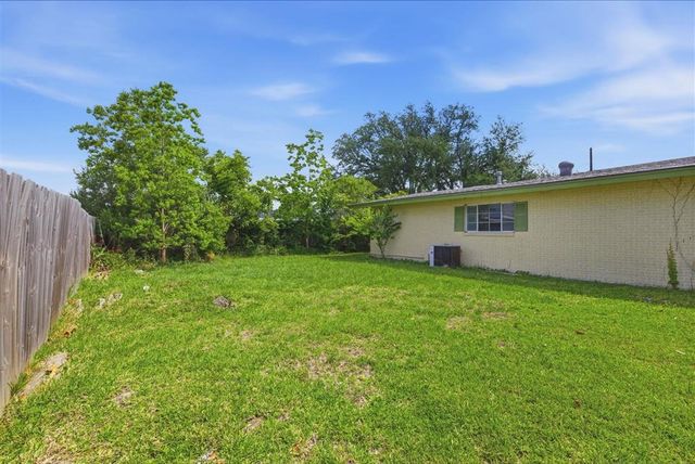 2224 Clooney Street, Lake Charles, LA 70601