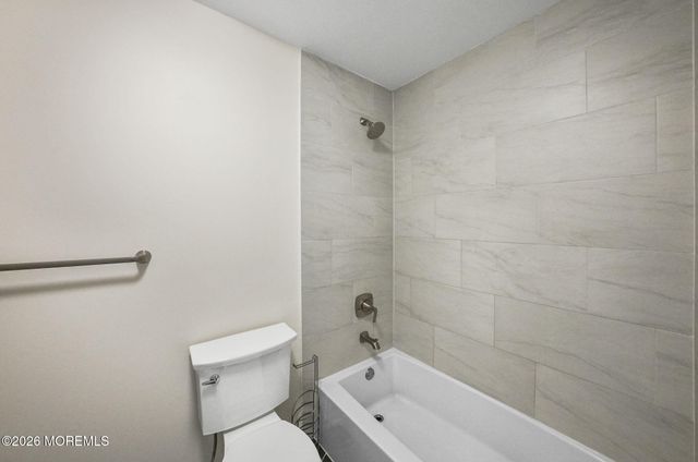 20 Pinckney Road A4, Red Bank, NJ 07701