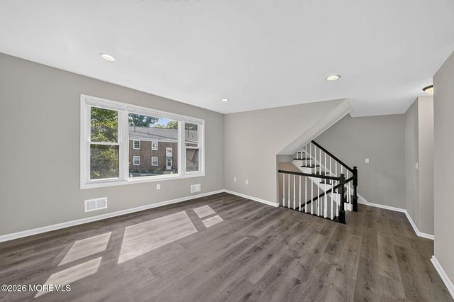 20 Pinckney Road A4, Red Bank, NJ 07701