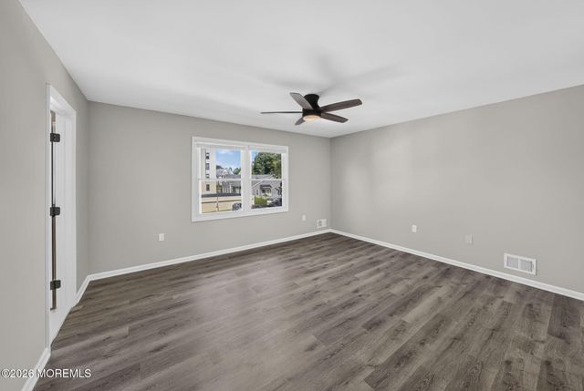 20 Pinckney Road A4, Red Bank, NJ 07701