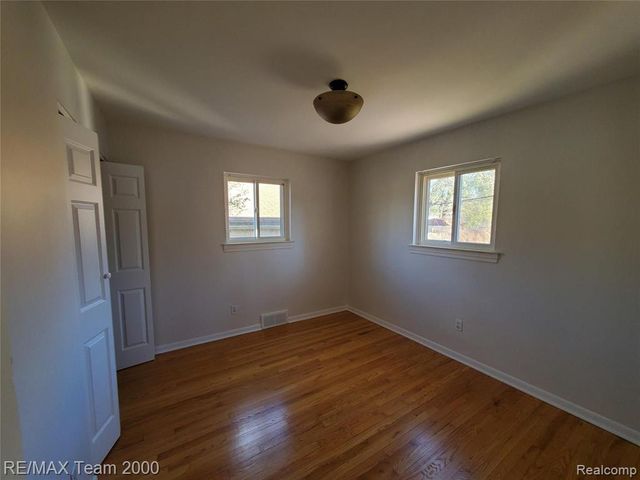 5637 Merrick Street, Dearborn Heights, MI 48125