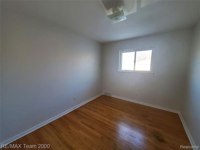 5637 Merrick Street, Dearborn Heights, MI 48125