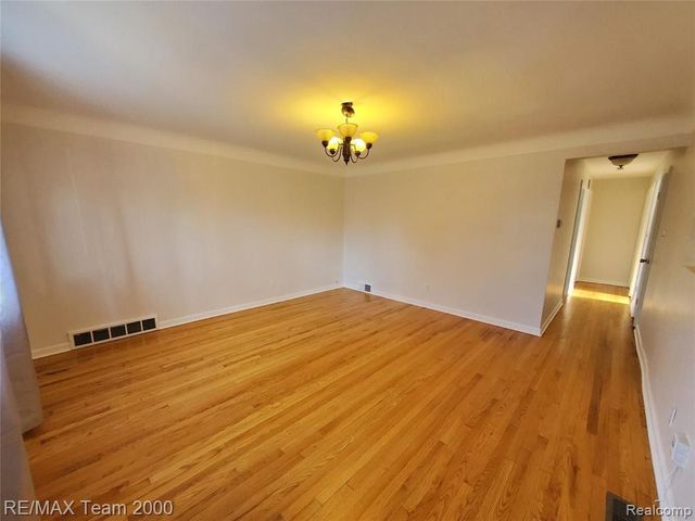 5637 Merrick Street, Dearborn Heights, MI 48125