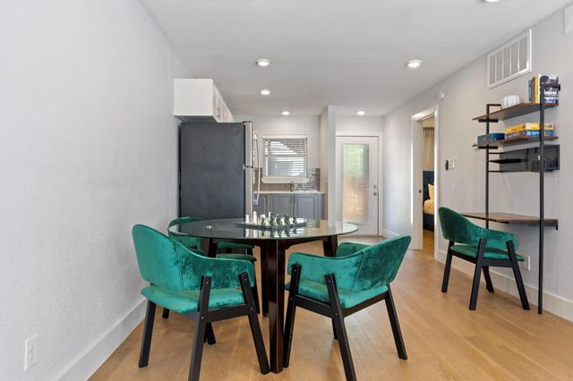 909 Reinli Street 116, Austin, TX 78751