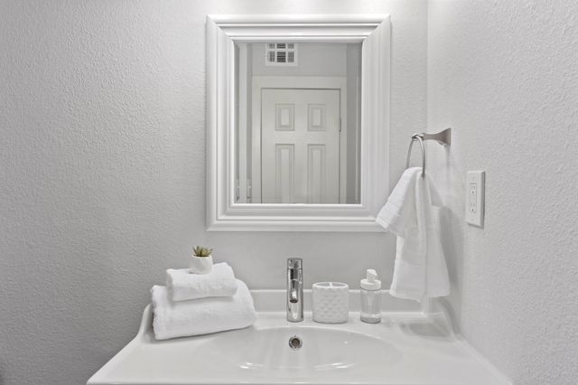 909 Reinli Street 116, Austin, TX 78751