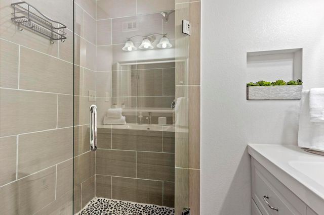 909 Reinli Street 116, Austin, TX 78751