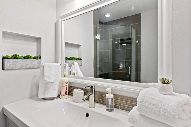 909 Reinli Street 116, Austin, TX 78751