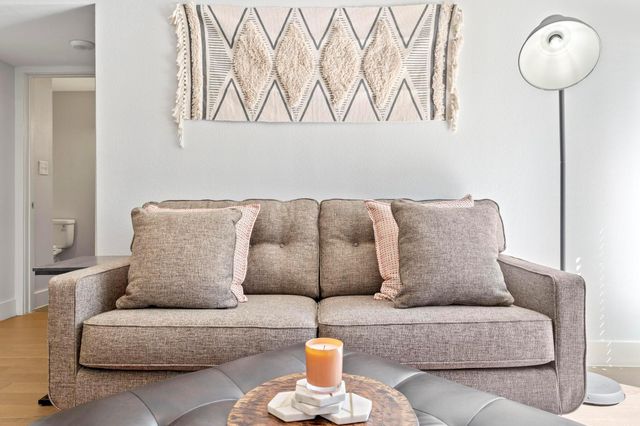 909 Reinli Street 116, Austin, TX 78751